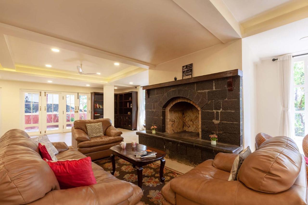 Villa Antilia - Luxurious-ac-swimming Pool Panchgani