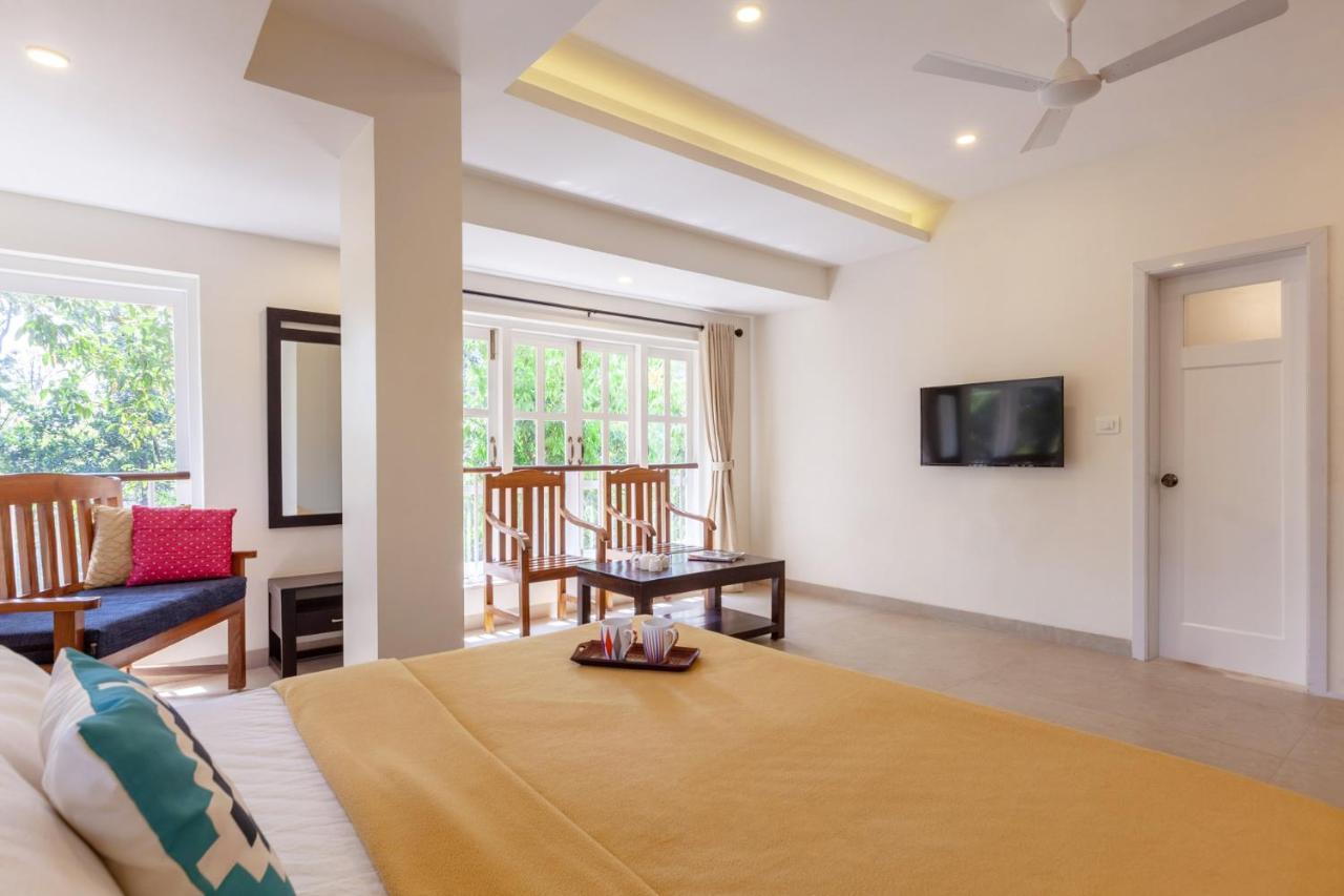 Antilia - Luxurious-ac-swimming Pool Villa Panchgani