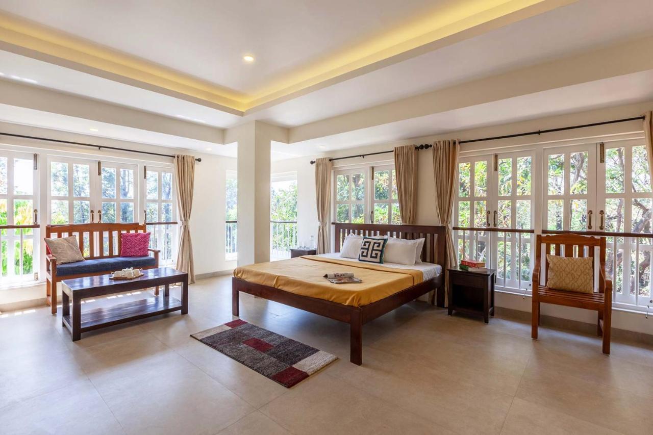 Antilia - Luxurious-ac-swimming Pool Panchgani